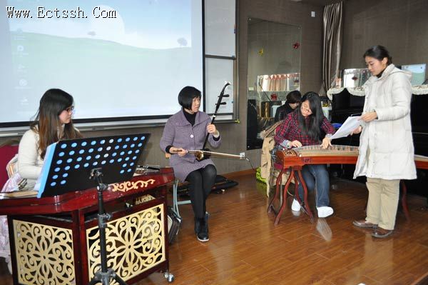 任华清老师应邀来圣乐科讲座 任华清老师应邀来圣乐科讲座